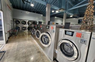 New Hampshire Laundromat with Real Estate - Prime Opportunity for Owner/Operator
