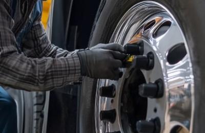 Successful Commercial Truck Tire Shop with $240K Annual Sales and Unlimited Growth Potential!