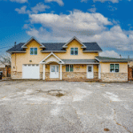 9 Degnon Blvd Bay Shore Investment Property - 4 Offices - 10 Dock Spaces - 4100 Sq Ft 2 story bldg. - 1/4 Acre Lot 